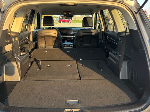 Used 2025 Kia Telluride LX image 28