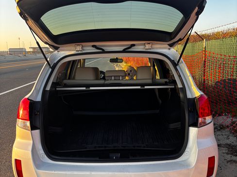 Used 2013 Subaru Outback 2.5i Limited w/ Moonroof Pkg image 9