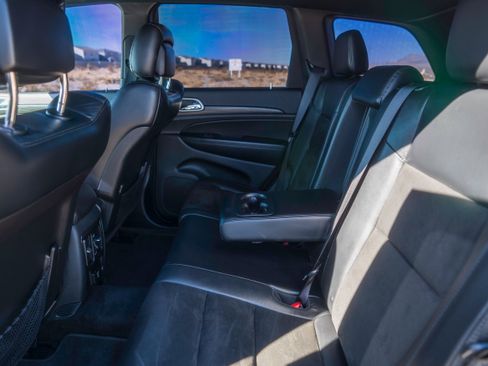 Used 2019 Jeep Grand Cherokee Altitude image 19