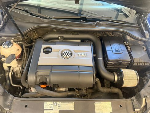 Used 2012 Volkswagen Golf R 2-Door AWD/4WD image 18