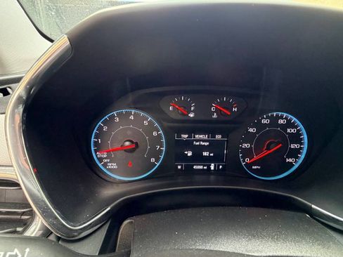 Used 2020 Chevrolet Equinox LS image 2