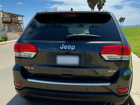 Used 2018 Jeep Grand Cherokee Limited image 8