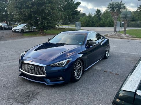 Used 2017 INFINITI Q60 Red Sport 400 image 4