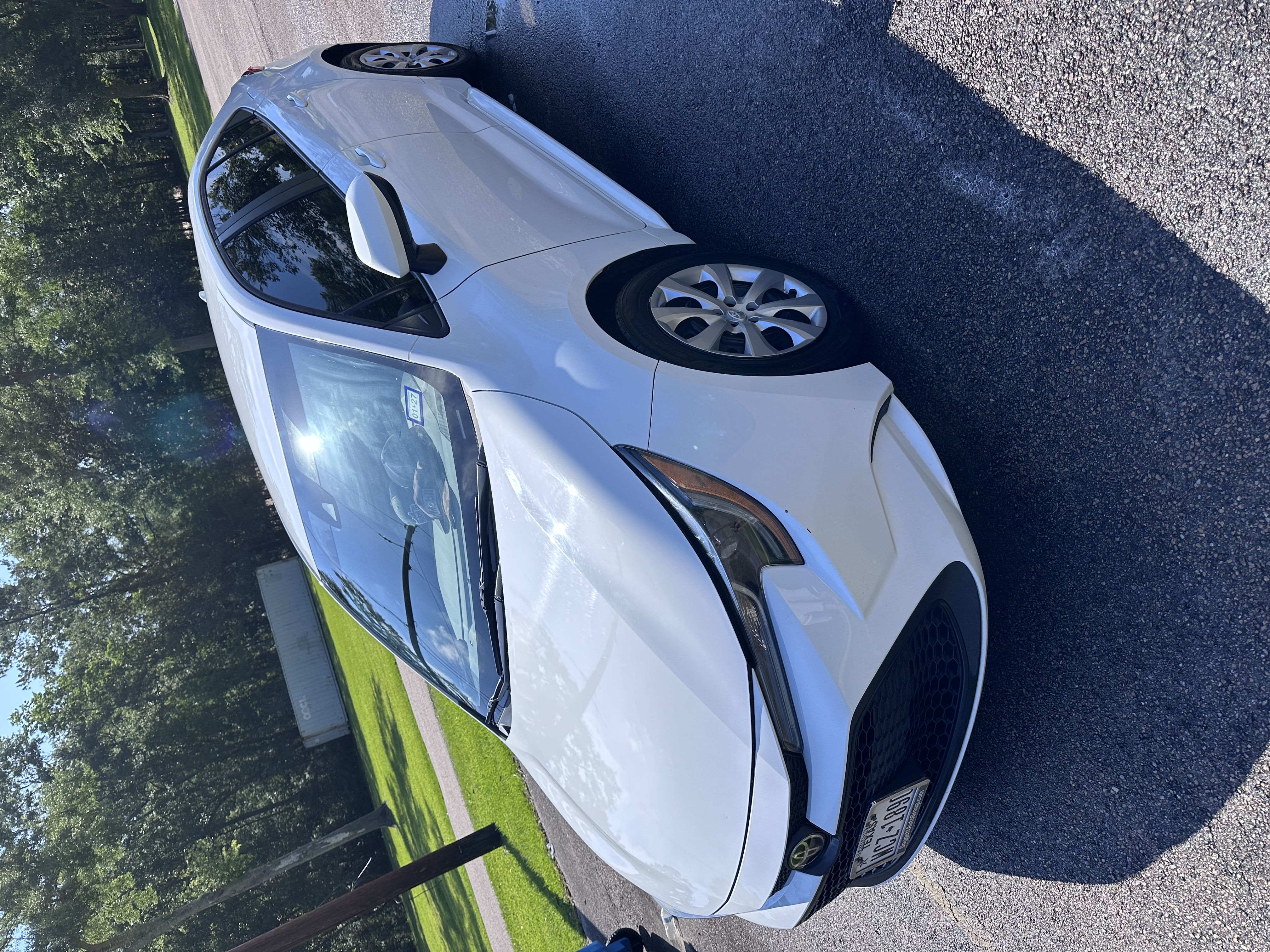 Used 2022 Toyota Corolla LE FWD image 2