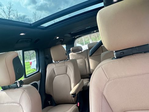 Used 2025 Land Rover Defender 130 S image 12