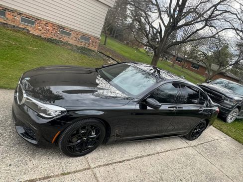 Used 2019 BMW 740i xDrive image 19