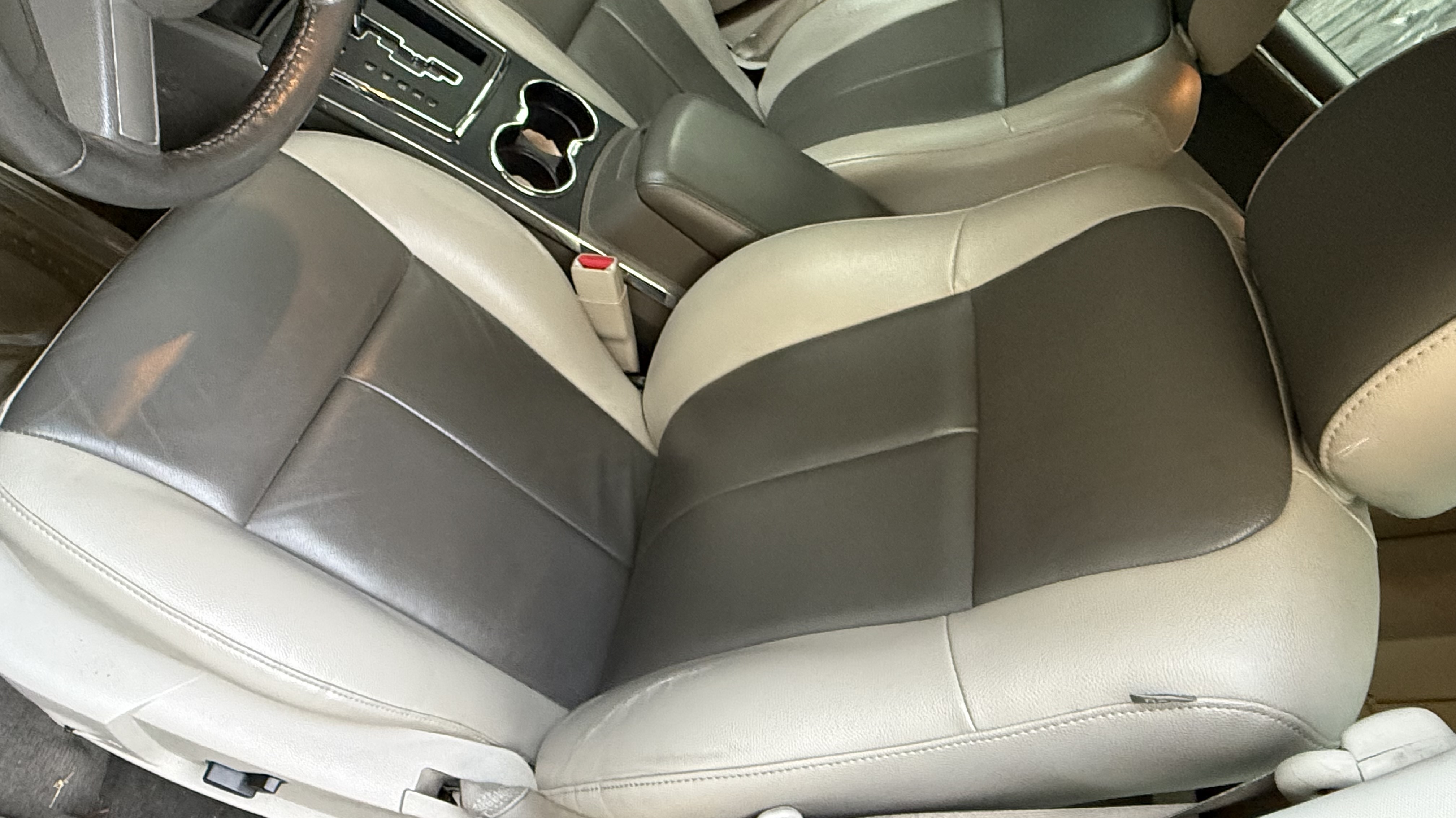 Used 2008 Chrysler 300 Touring RWD image 16