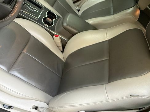 Used 2008 Chrysler 300 Touring RWD image 16