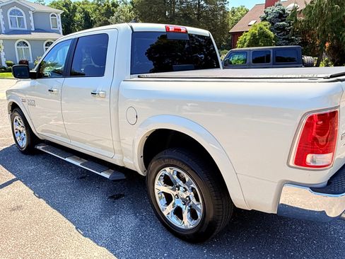 Used 2018 RAM 1500 Laramie AWD/4WD image 4