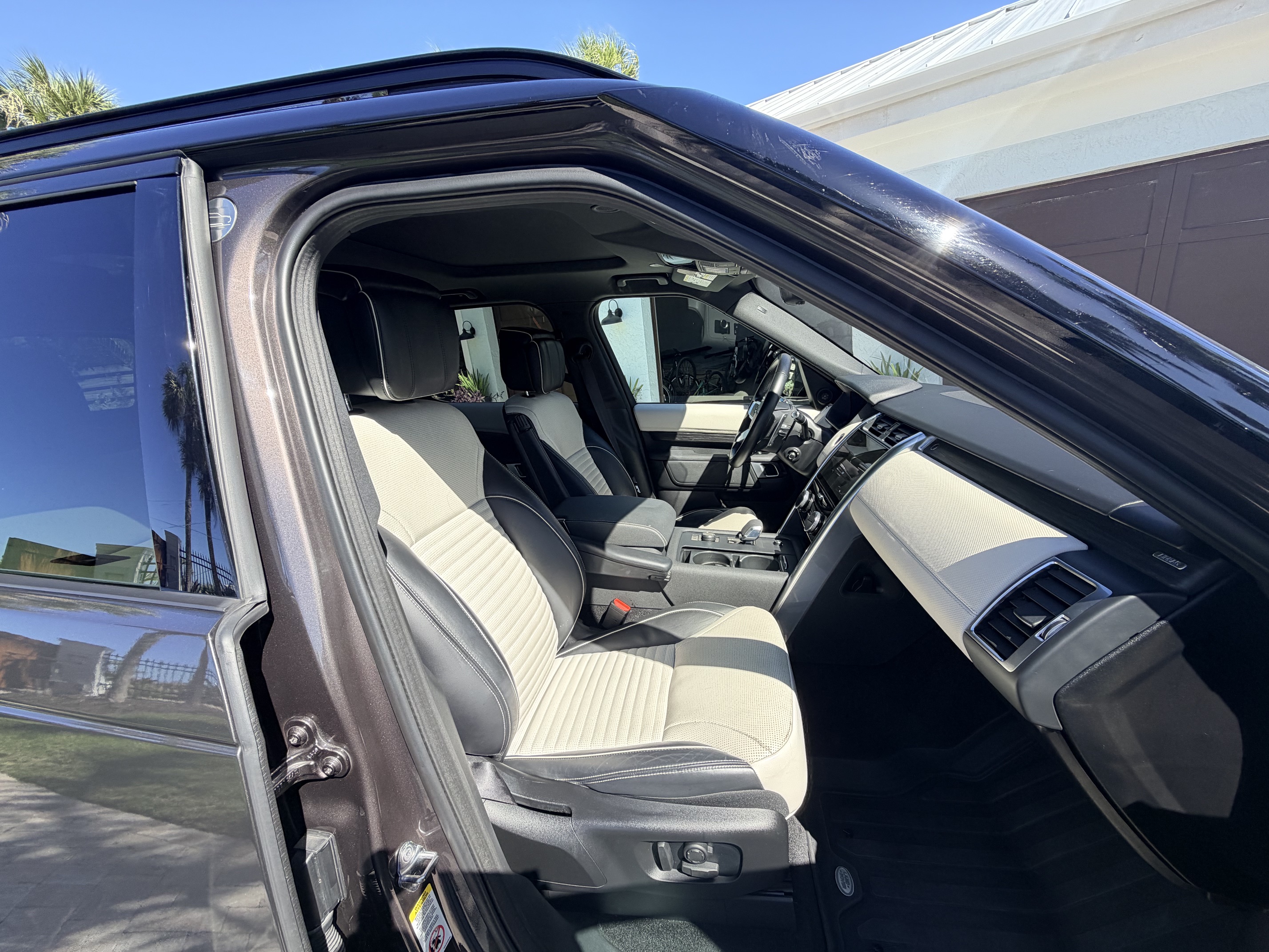 Used 2022 Land Rover Discovery S R-Dynamic AWD/4WD image 20