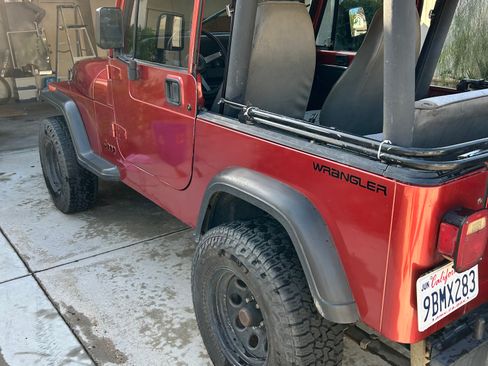 Used 1992 Jeep Wrangler 4WD image 5