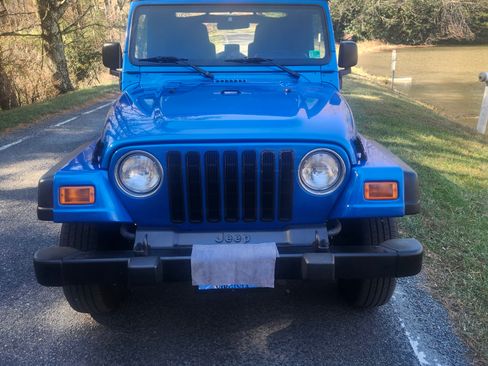 Used 2003 Jeep Wrangler SE image 2