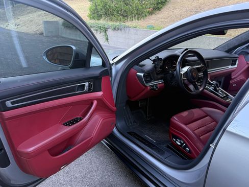 Used 2019 Porsche Panamera GTS AWD/4WD image 20