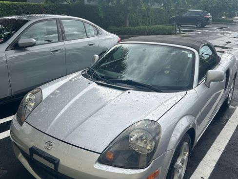Used 2002 Toyota MR2 image 15