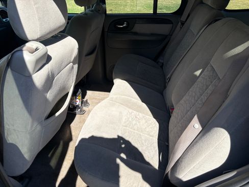 Used 2007 GMC Envoy SLE w/ Cargo Convenience Package image 9