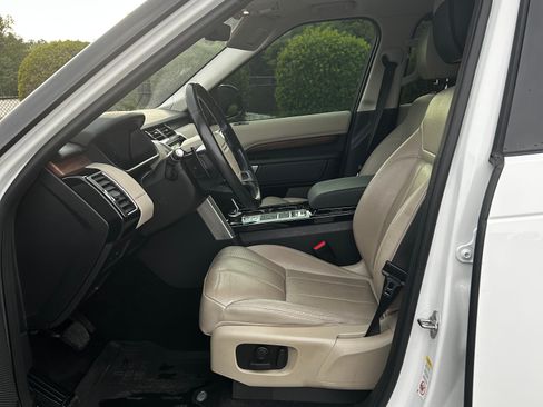 Used 2018 Land Rover Discovery HSE image 9