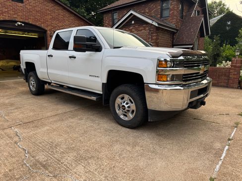 Used 2016 Chevrolet Silverado 2500 W/T w/ WT Convenience Package AWD/4WD image 9