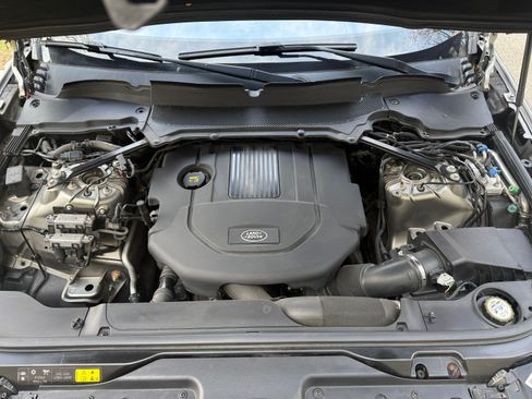 Used 2017 Land Rover Discovery HSE image 24