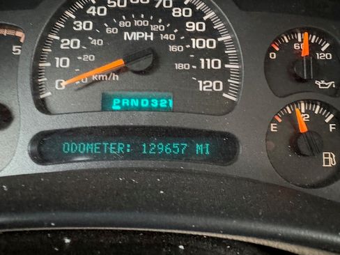 Used 2004 Chevrolet Silverado 2500 LT image 9