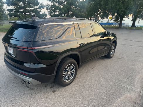 Used 2025 Chevrolet Traverse LT w/ LPO, Floor Liner Package AWD/4WD image 5