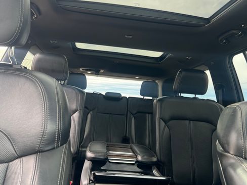 Used 2022 Jeep Grand Wagoneer Series I AWD/4WD image 15