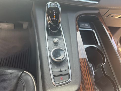 Used 2022 Cadillac Escalade ESV Premium Luxury image 11