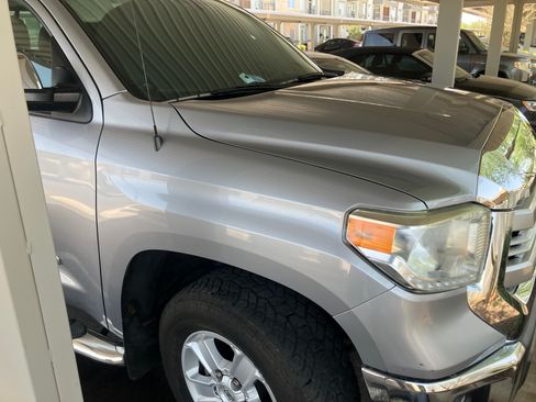 Used 2014 Toyota Tundra SR5 w/ SR5 Upgrade Package RWD image 11