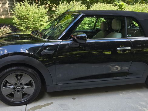 Used 2023 MINI Cooper Cooper Convertible 2D w/ Signature Upholstery Package image 14