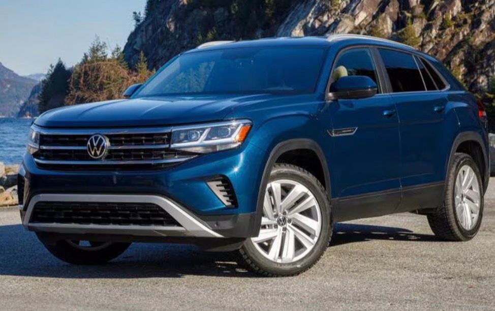 Used 2023 Volkswagen Atlas Cross Sport SE w/ Black Wheel Package AWD/4WD image 2