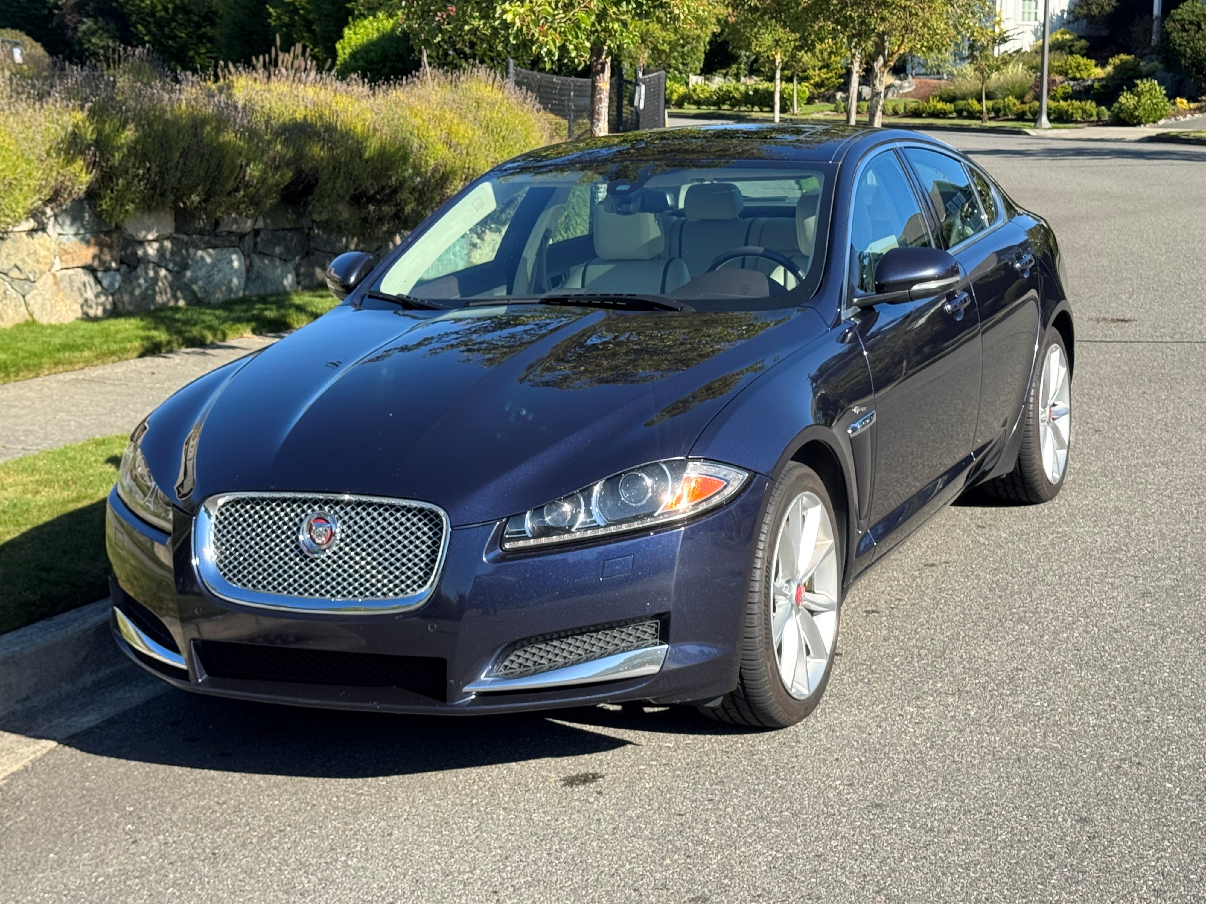 Used 2015 Jaguar XF Portfolio AWD/4WD image 4