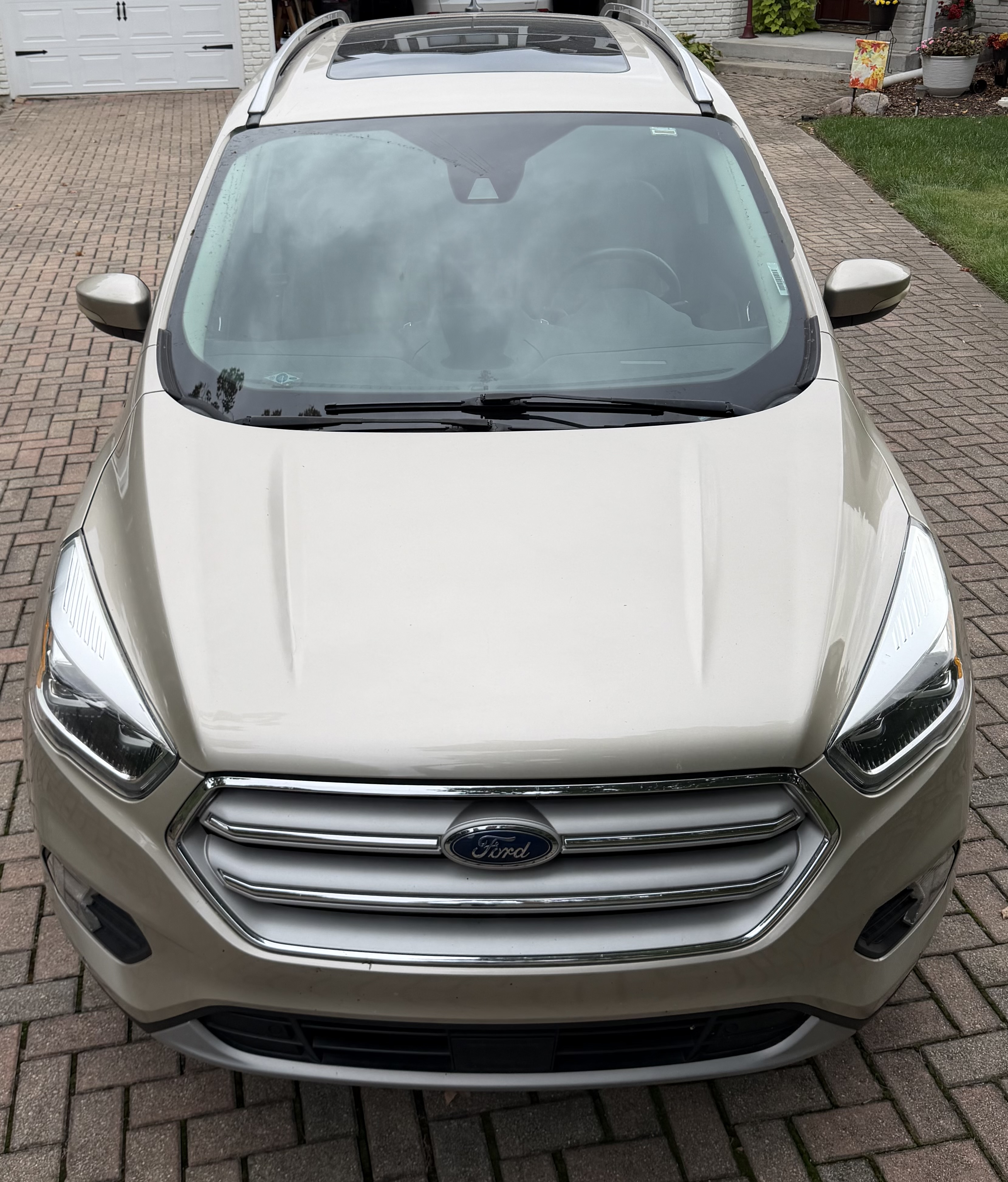 Used 2018 Ford Escape Titanium w/ Ford Safe & Smart Package AWD/4WD image 19