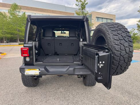 Used 2019 Jeep Wrangler Unlimited Sport S AWD/4WD image 9