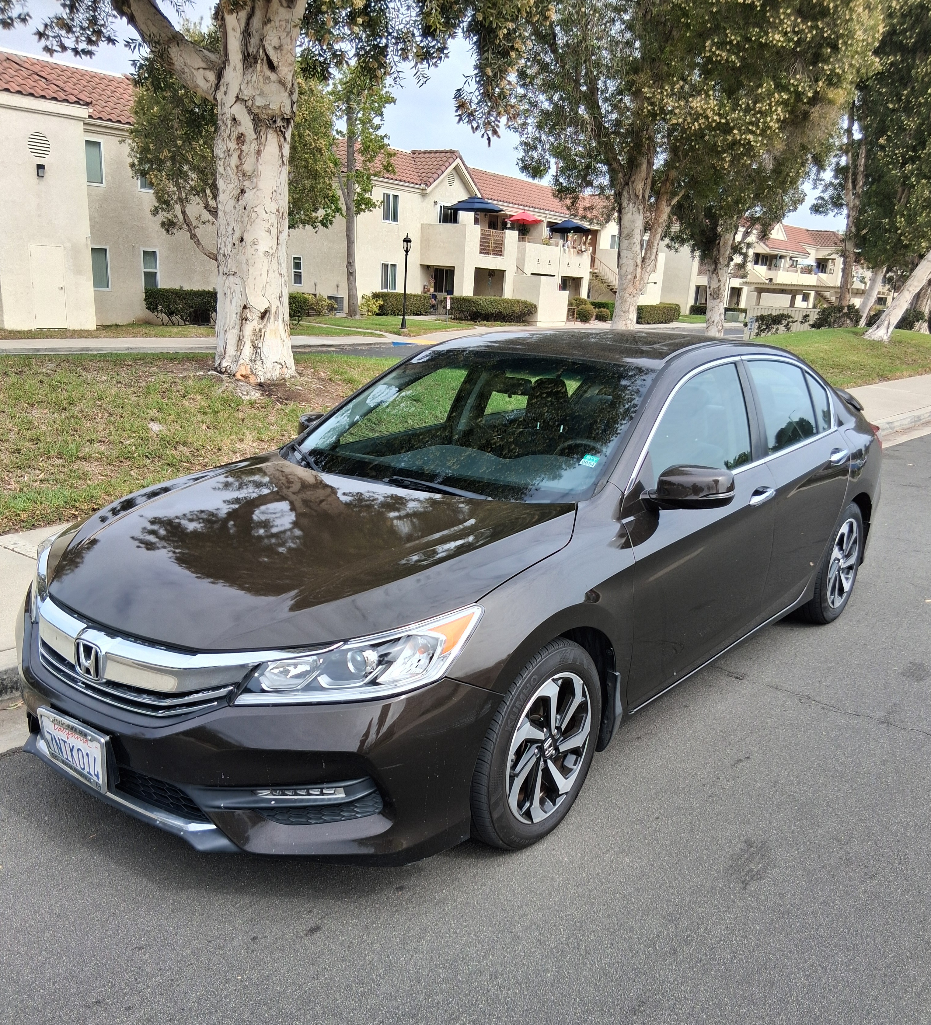 Used 2016 Honda Accord EX image 4