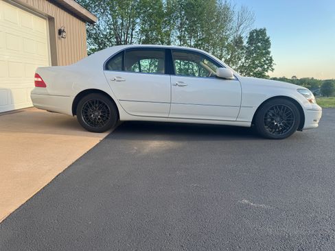 Used 2004 Lexus LS 430 RWD image 5