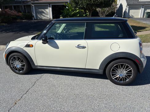 Used 2013 MINI Cooper Hardtop image 1