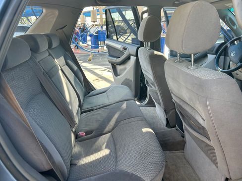 Used 2004 Toyota 4Runner Sport image 8