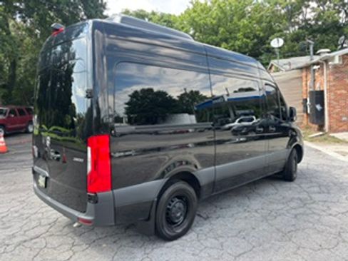 Used 2024 Mercedes-Benz Sprinter 2500 image 9