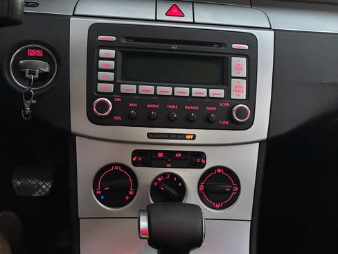 Used 2009 Volkswagen Passat Komfort image 10