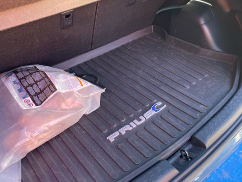 Used 2015 Toyota Prius C Two FWD image 9