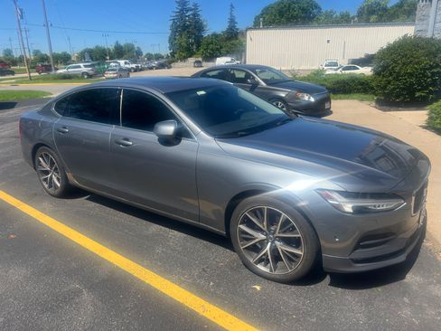Used 2018 Volvo S90 T5 Momentum w/ Convenience Package AWD/4WD image 9