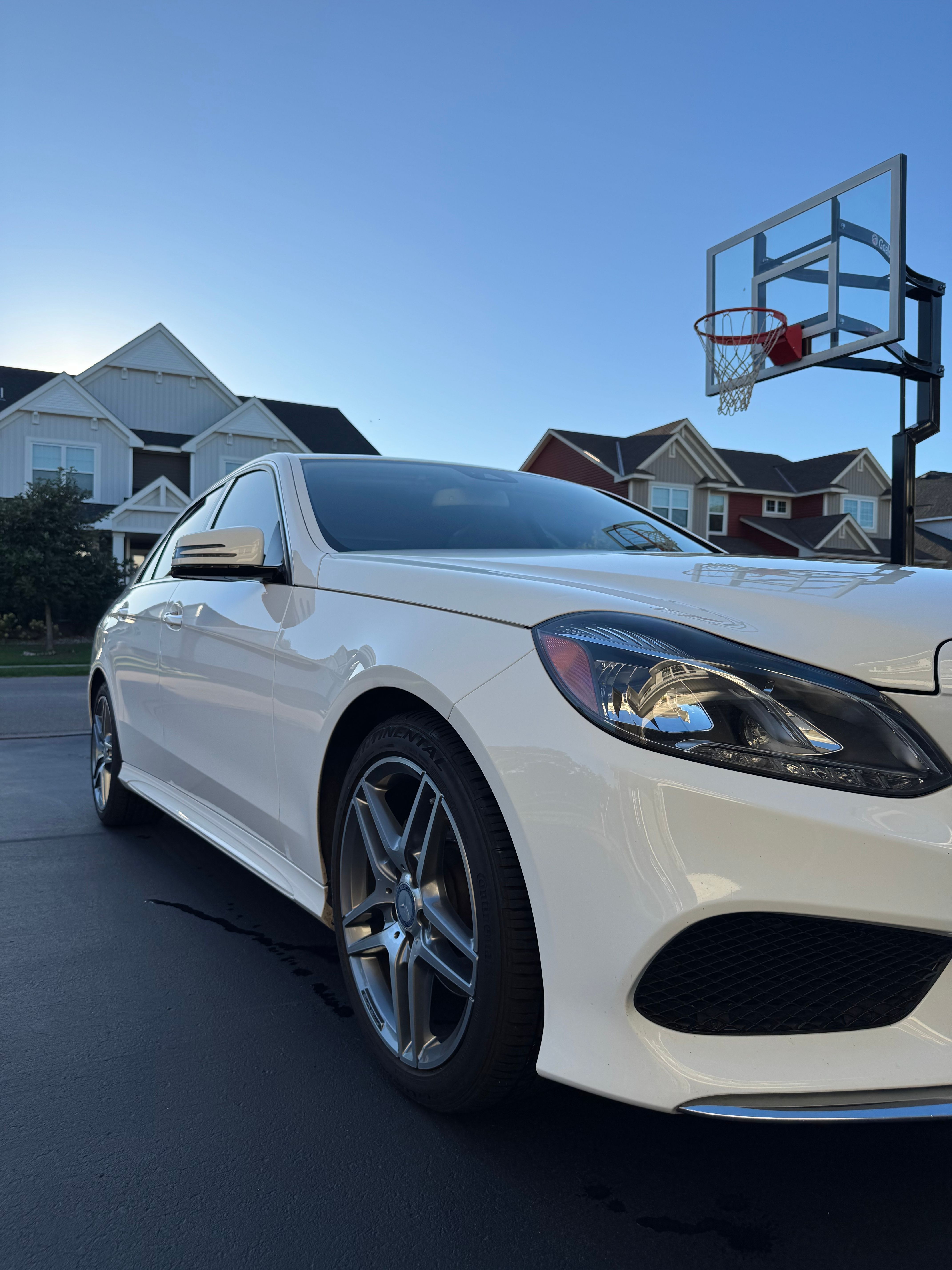 Used 2014 Mercedes-Benz E 350 4MATIC Sedan image 2