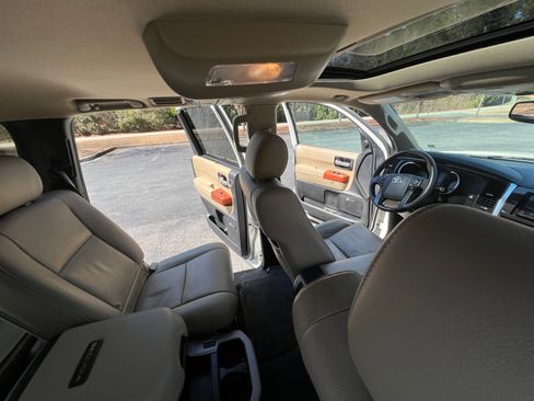 Used 2019 Toyota Sequoia Platinum image 20