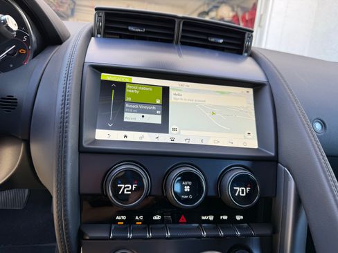 Used 2019 Jaguar F-TYPE Convertible image 16