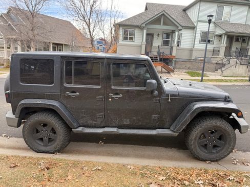 Used 2008 Jeep Wrangler Unlimited Sahara image 2
