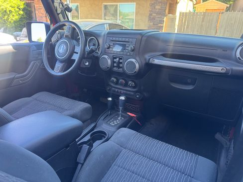 Used 2012 Jeep Wrangler Unlimited Sport w/ PWR Convenience Group AWD/4WD image 11