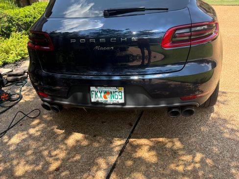 Used 2018 Porsche Macan Sport Edition AWD/4WD image 8