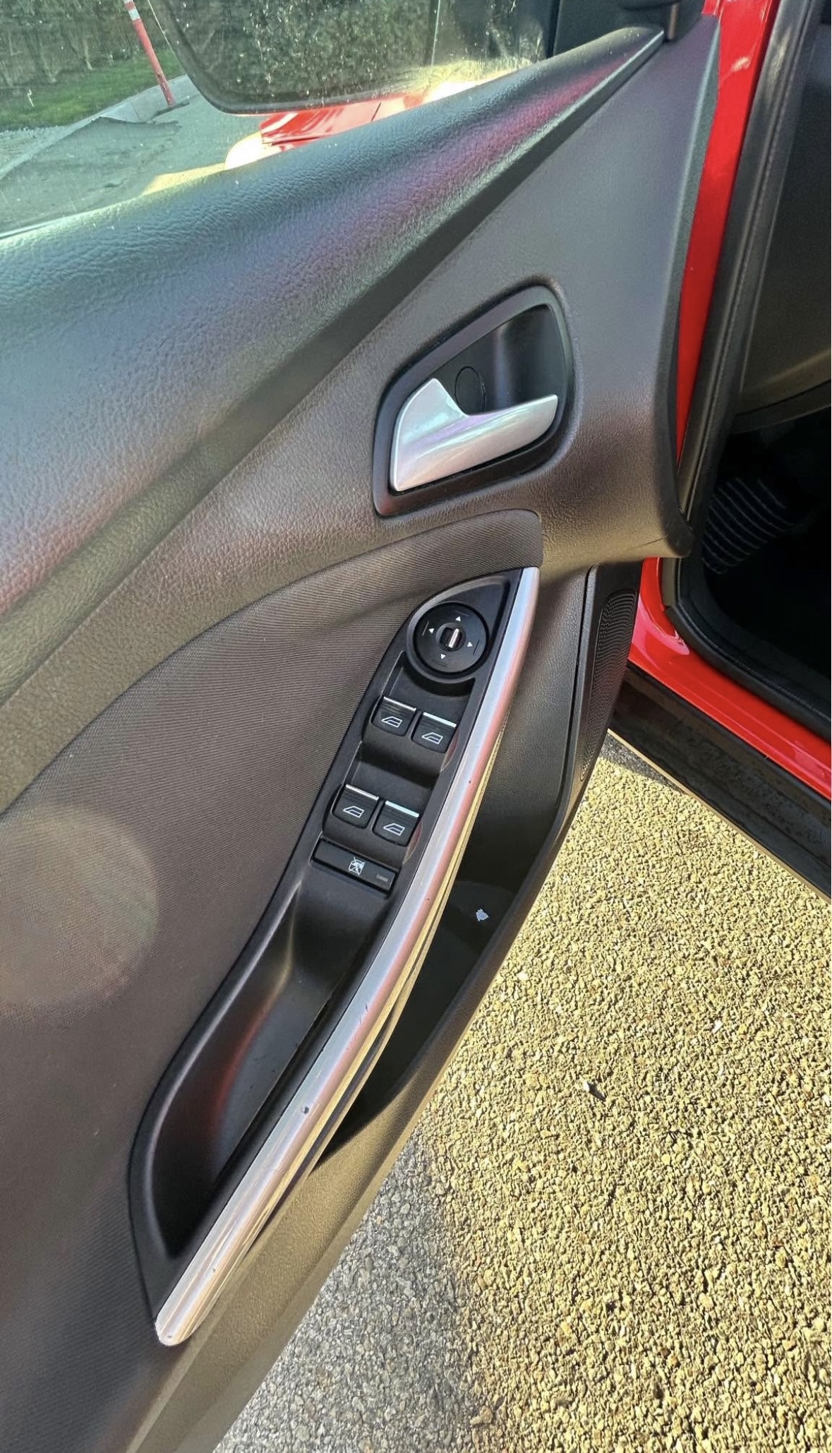 Used 2012 Ford Focus SEL FWD image 11