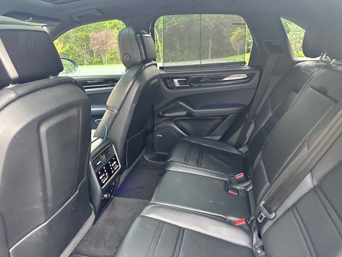 Used 2019 Porsche Cayenne S AWD/4WD image 11