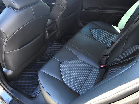 Used 2020 Toyota Camry SE image 10