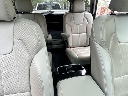 Used 2021 Kia Telluride EX w/ EX Premium Package image 15